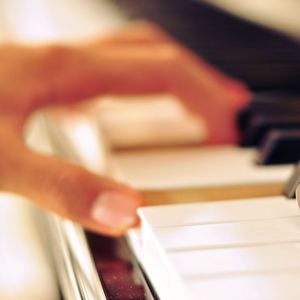 两个女生互想吃对方奶头动漫软件
